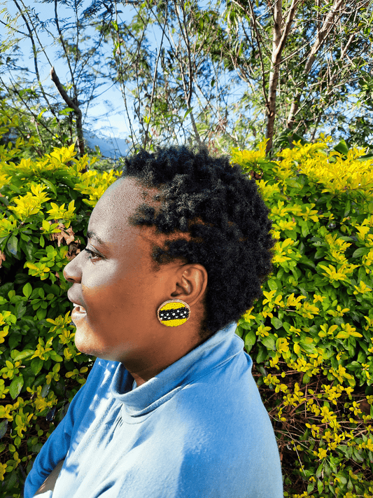 Yellow polka dot beaded stud earrings